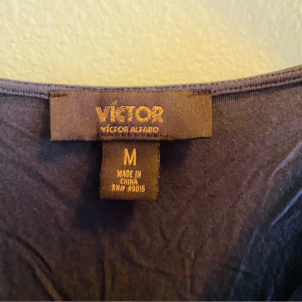 ⭐️ VICTOR Gray Sequin Tank Top - Picture 3 of 5